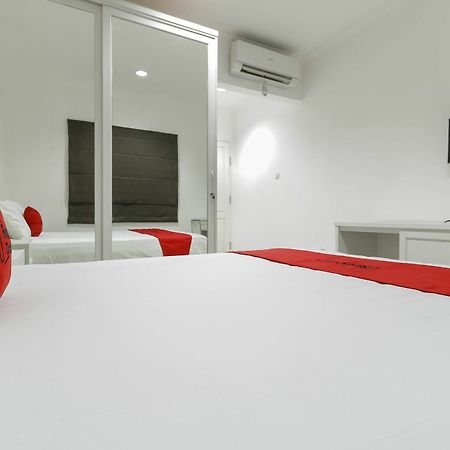 ג'קרטה Reddoorz Plus @ Setiabudi Barat מראה חיצוני תמונה