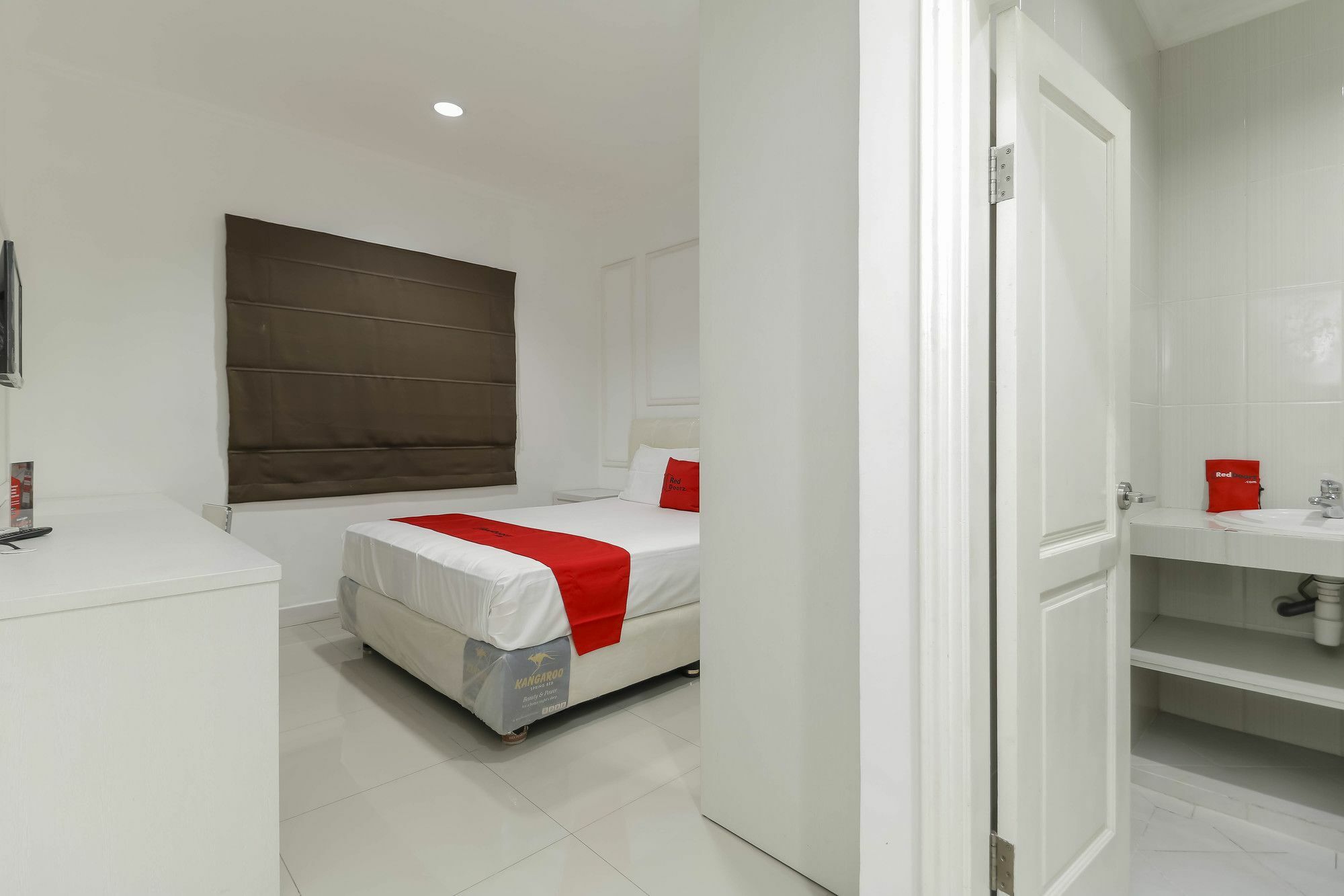 ג'קרטה Reddoorz Plus @ Setiabudi Barat מראה חיצוני תמונה