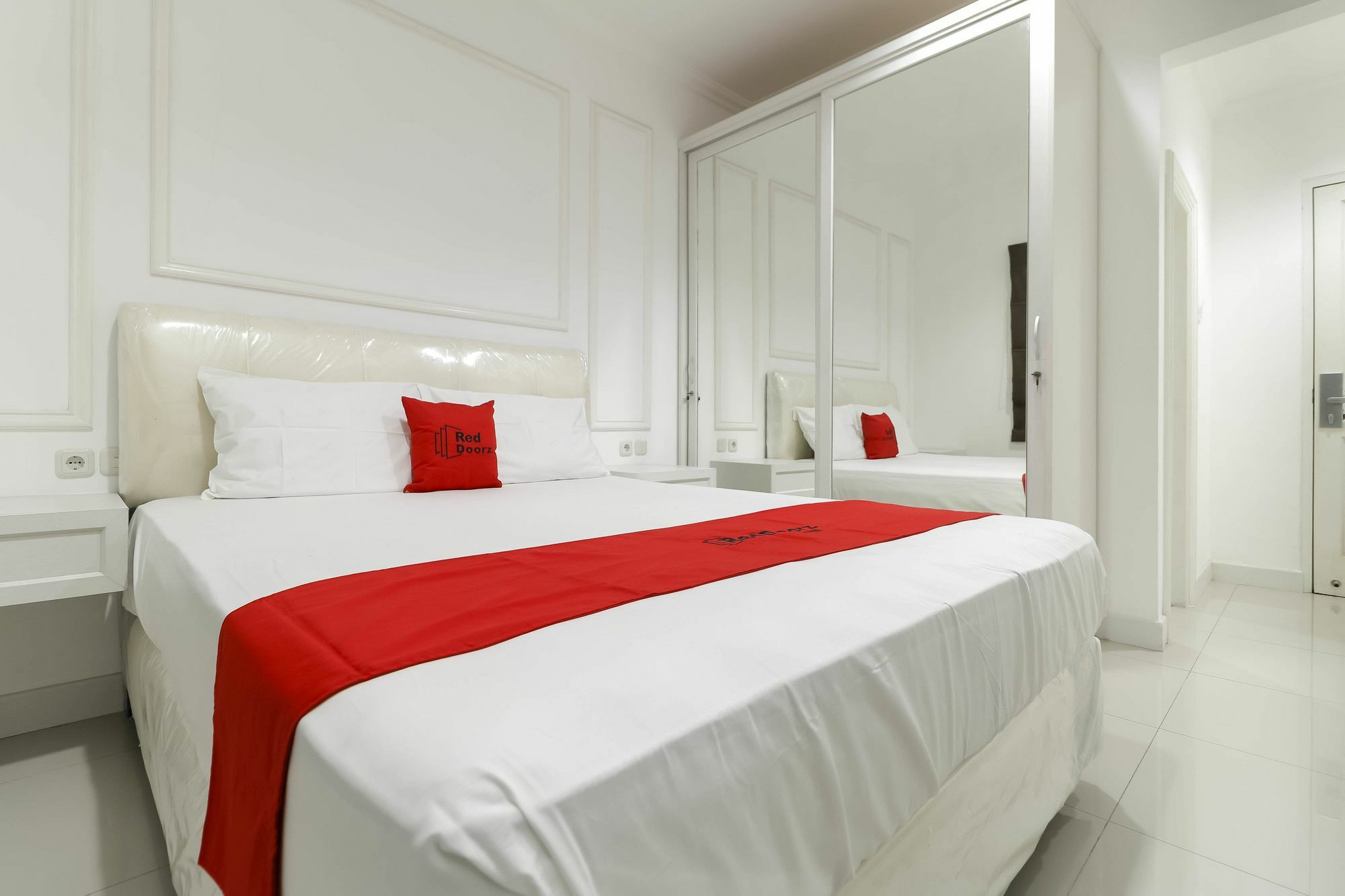 ג'קרטה Reddoorz Plus @ Setiabudi Barat מראה חיצוני תמונה